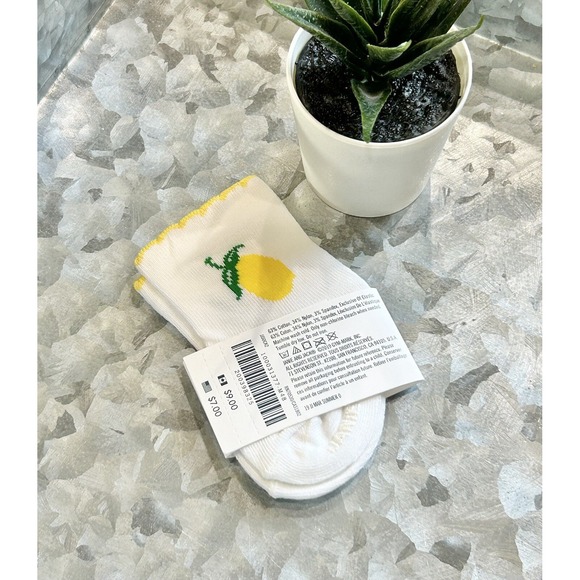 Janie and Jack Baby Girls‎ 0-3 Months Lemon Print Scalloped Ankle Socks in White - Picture 3 of 3